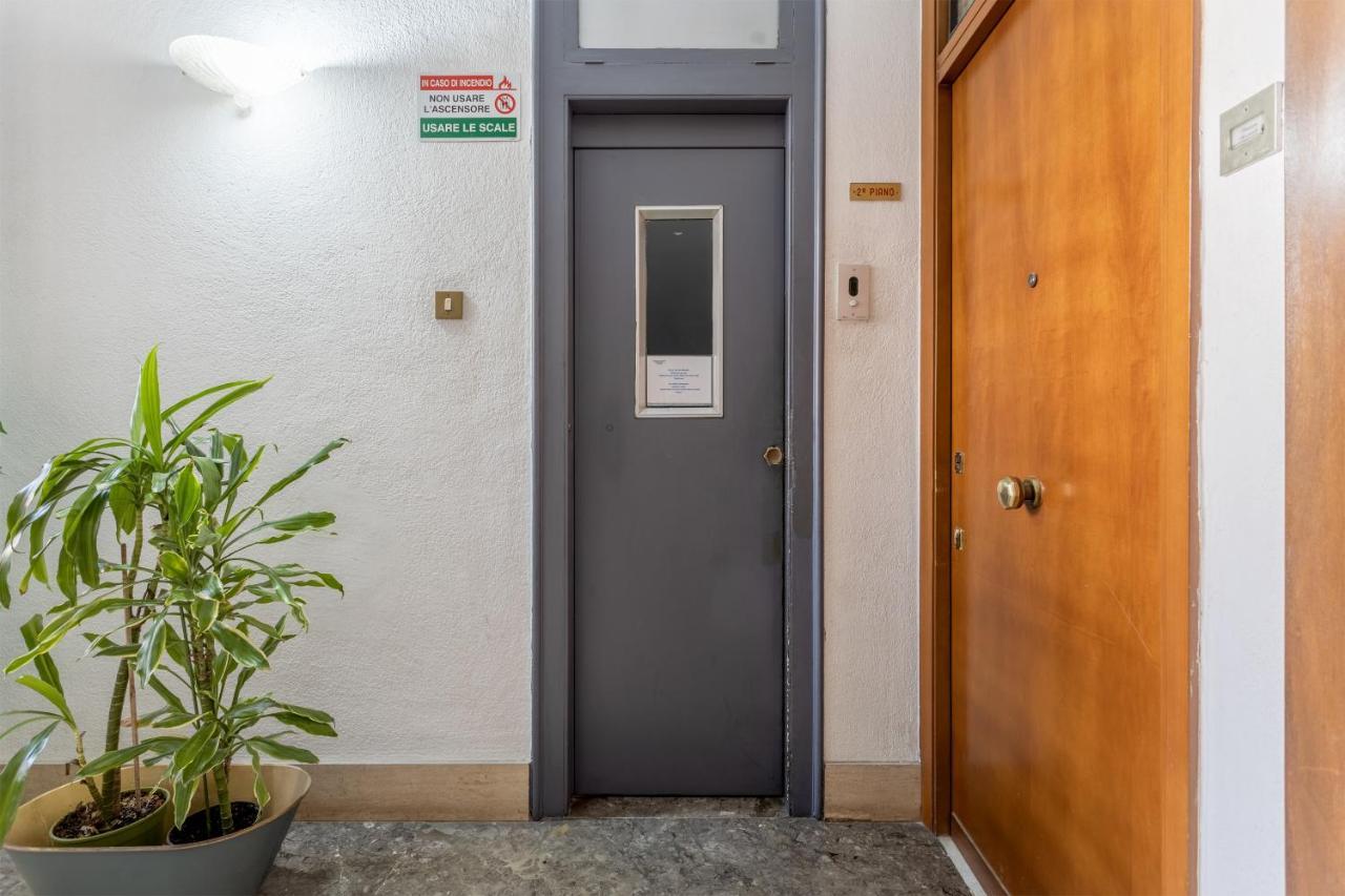 B&B Massimocentro Palermo Eksteriør billede